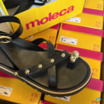 Sandália Moleca Plataforma Rasteira Tratorada Spikes Dourados Conforto - Imagem 5