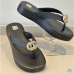 Sandalia Zaxy Feminino Plataforma Conforto Detalhe Metalizado Casual - Imagem 4