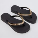 Chinelo Feminino Petite Jolie Plataforma Tira Corrente Metalizada Fresh Up PJ7592 - Imagem 4
