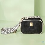 Bolsa Feminina Vizzano Tira Transversal Tecido Fashion Zíper - Imagem 8